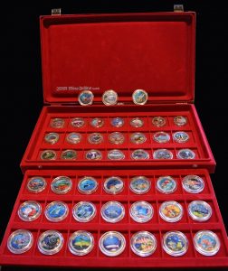 Lot von 45 Palau Farbmünzen 1 Dollar komplette Serie von 1992 bis 2009 - alle 1 Dollar Münzen Set of 45 Palau Color Coins 1$ Marine Life Protection - complete Set of all Palau 1$ coins from 1992 until 2009