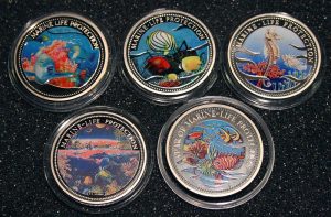 Lot von 5 Palau Farbmünzen 1 Dollar - Set of 5 Palau Color Coins 1$ Marine Life Protection